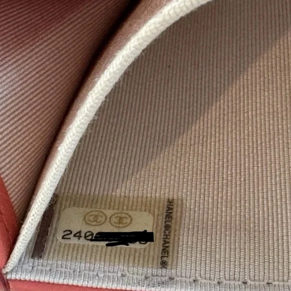 Pink CHANEL Compact Leather Wallet Card Holder - Picture 8 of 8